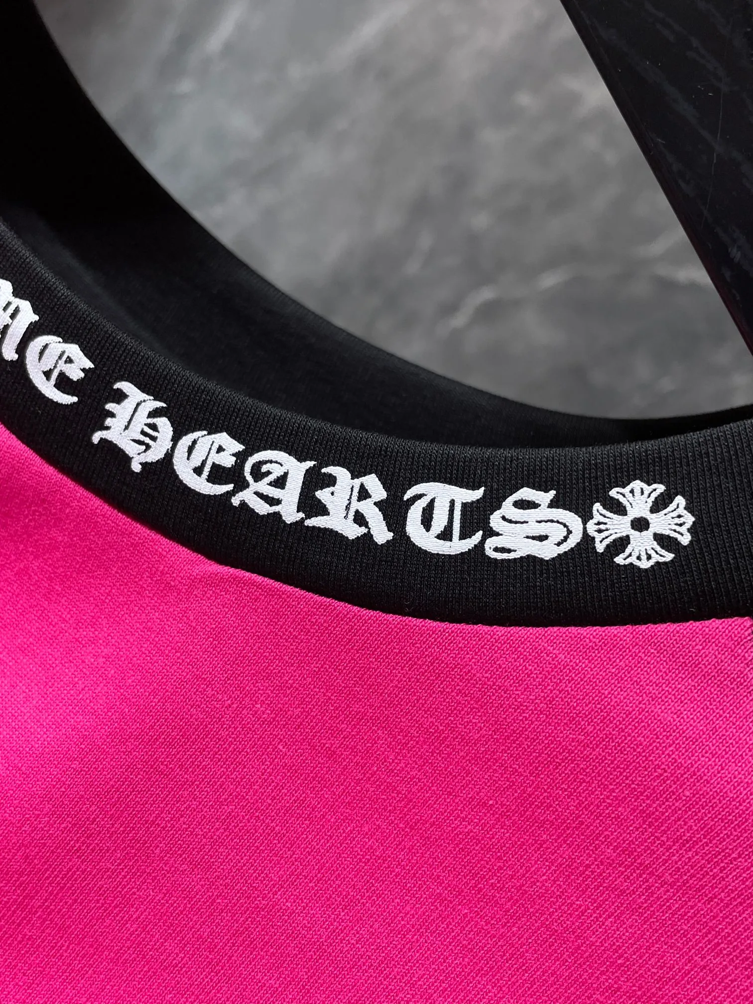 P160 Chrome Hearts 🍁Long T series🍁 High-weight, environmentally friendly and high-quality top-quality fabrics Chrome Sanskrit letters, big horseshoe color-blocking raglan long-sleeved T, counter synchronization, replica version 1:1 Recommended color: black and red color-blocking Size: S, M, L, XL